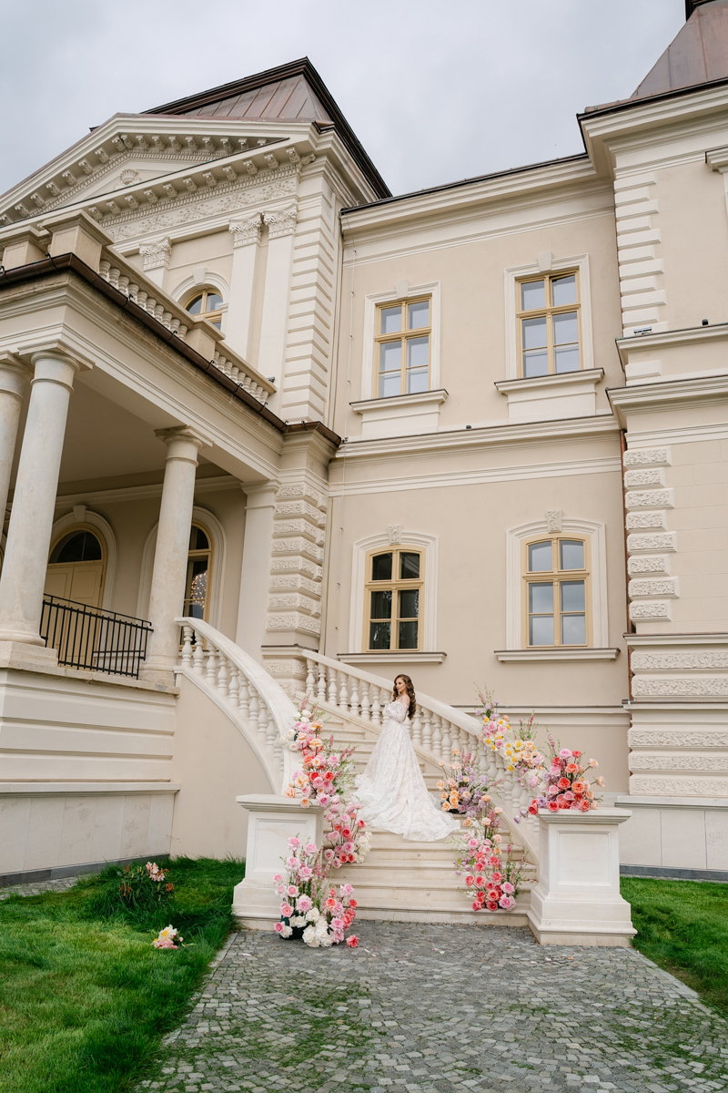 Mireasa in decor regal la Castelul Banffy, Bontida