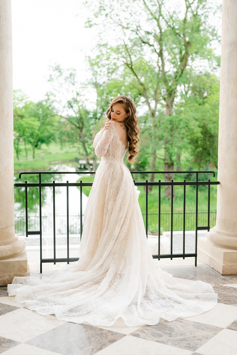 Mireasa in decor regal la Castelul Banffy, Bontida