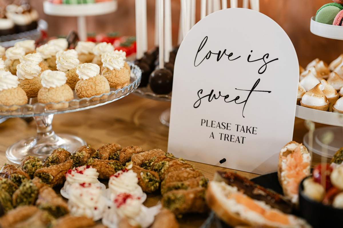 Nuntă Valentina & Alexander la Snagov: Pregătiri la Lakeview Residences și petrecere la Moonlight Venue