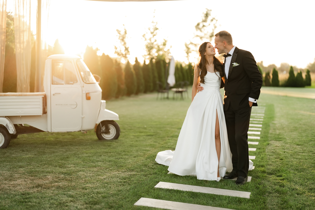 Nuntă Valentina & Alexander la Snagov: Pregătiri la Lakeview Residences și petrecere la Moonlight Venue