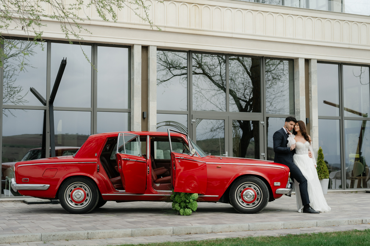 Nuntă la Light House by SunGarden: eleganță retro și artificii pe ponton