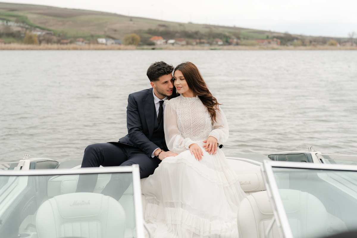 Nuntă la Light House by SunGarden: eleganță retro și artificii pe ponton