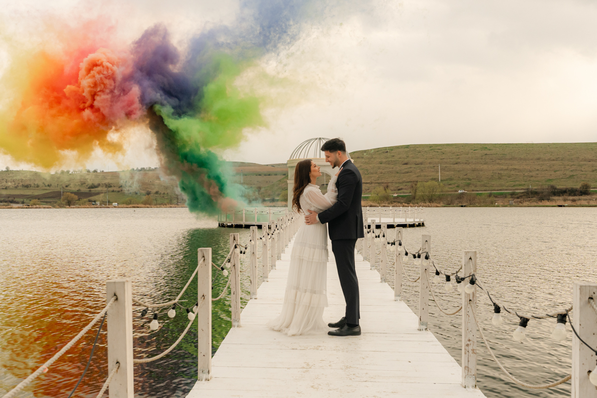 Nuntă la Light House by SunGarden: eleganță retro și artificii pe ponton