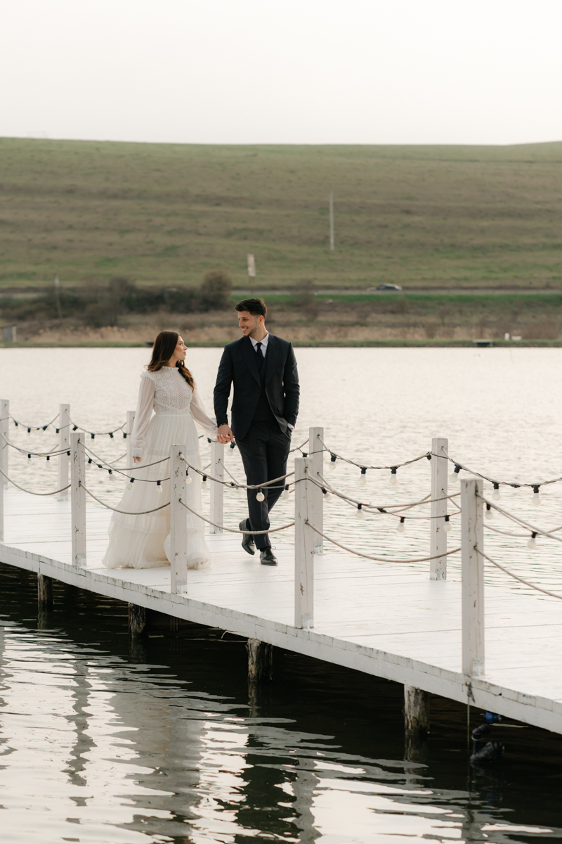 Nuntă la Light House by SunGarden: eleganță retro și artificii pe ponton