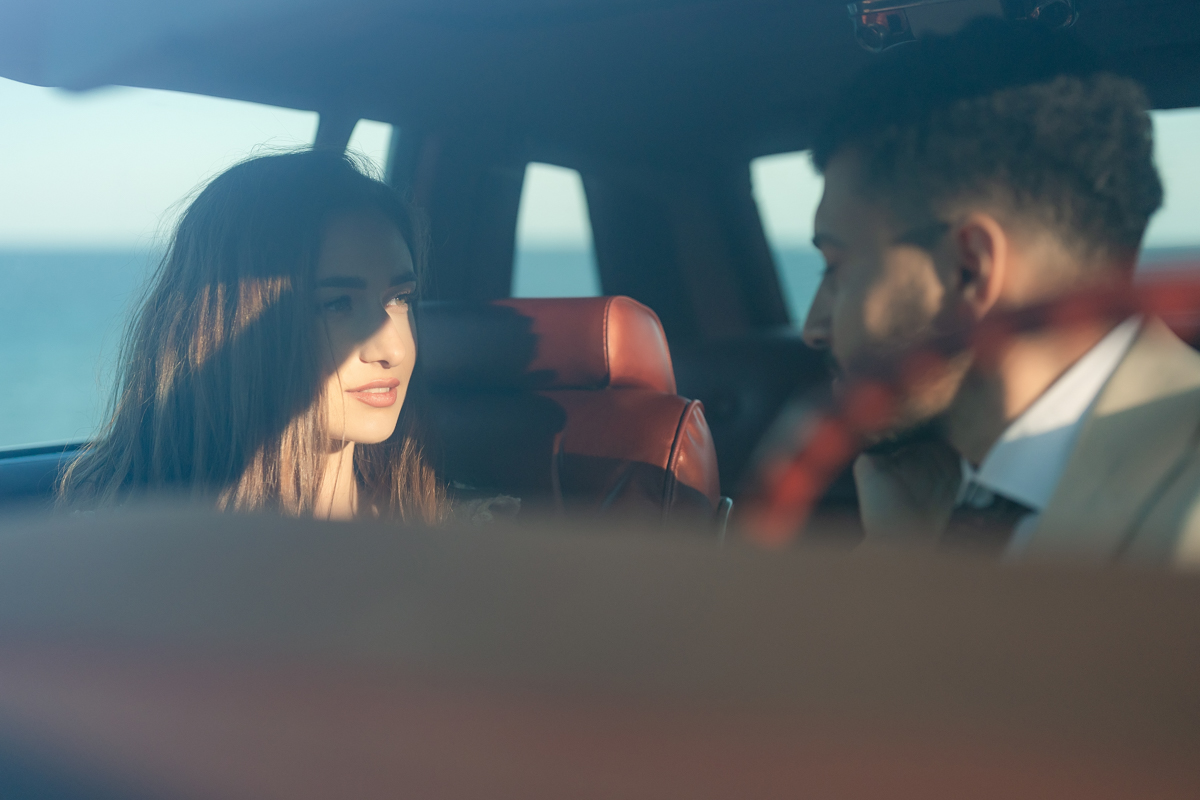 Ședință foto de nuntă la Vama Veche – apus pe stânci și vibe retro