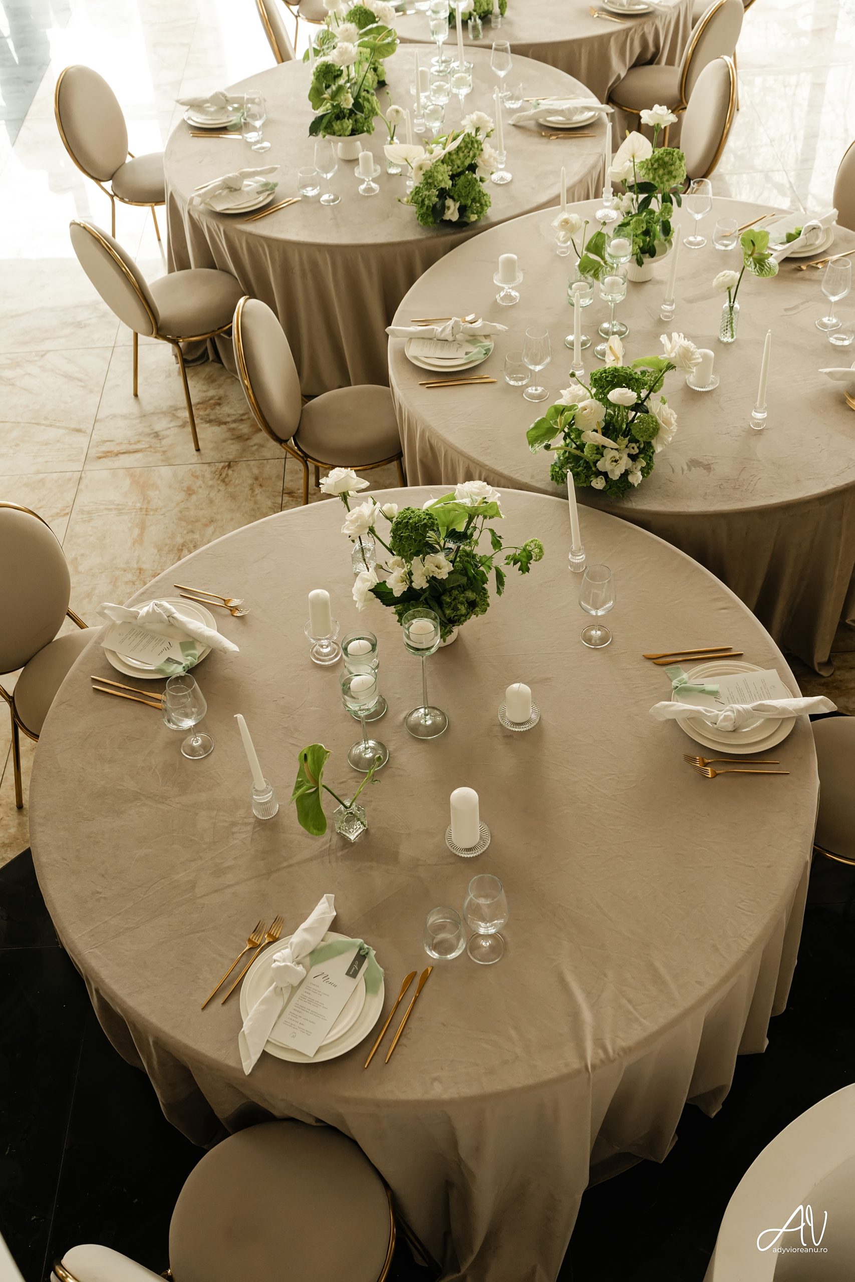 After wedding shooting in the restaurant to Lighthouse by the lake