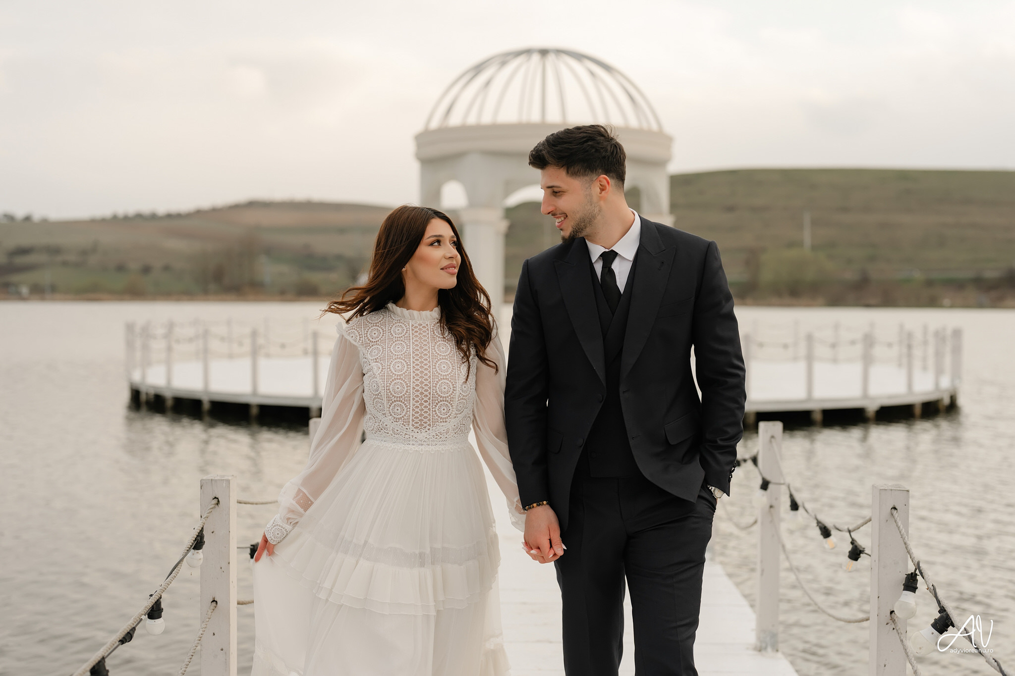Wedding shooting to Light House by the Lake