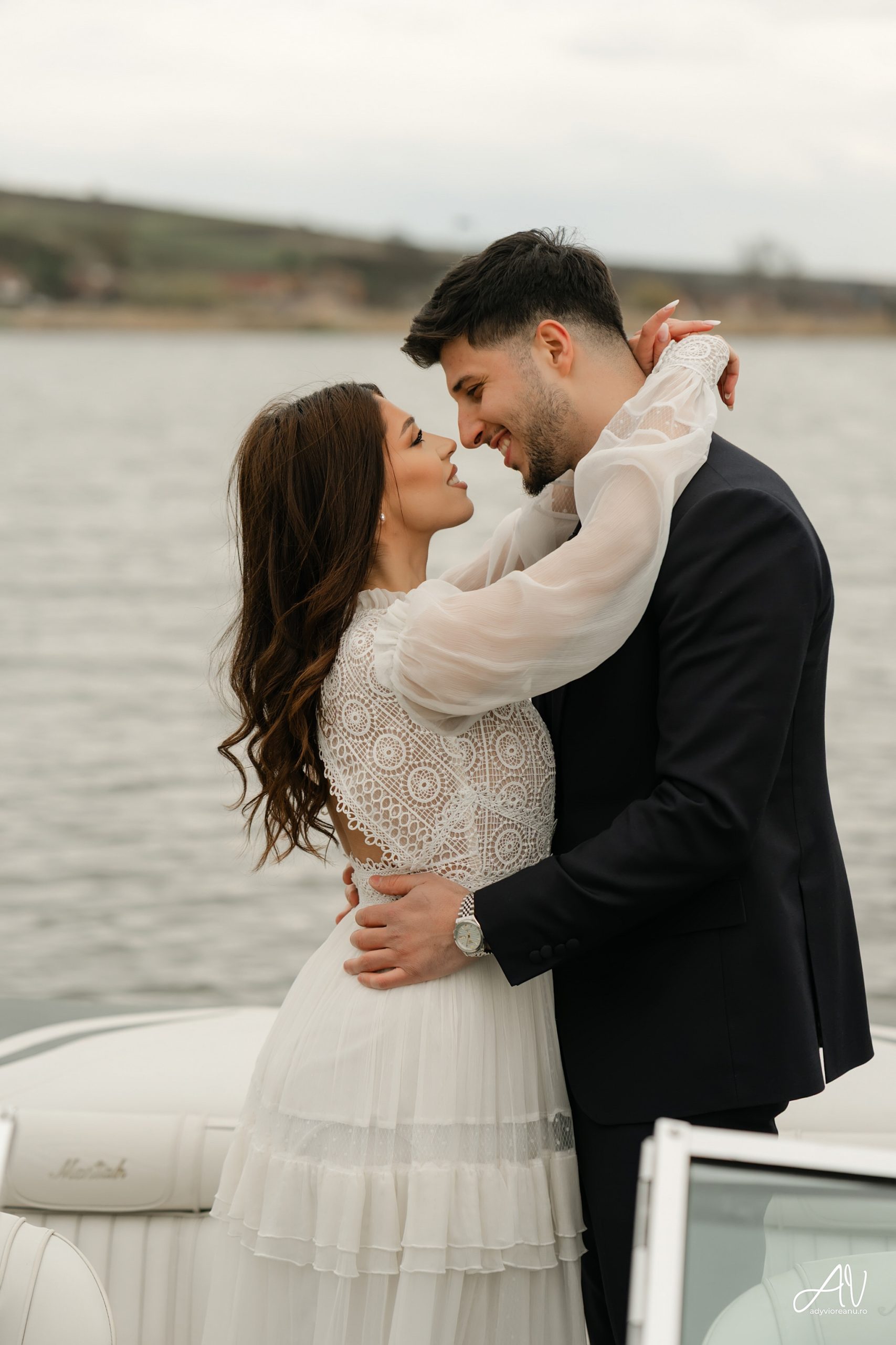 Wedding shooting to Light House by the Lake
